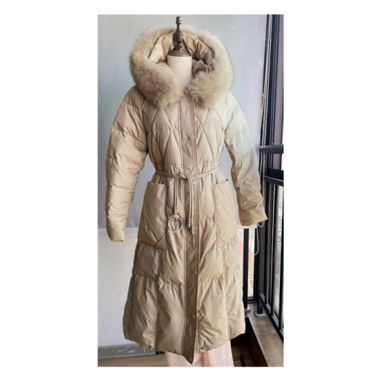 Winter Women′ S Duck Down Nylon Coat with Fox Fur Collar Ready for Ship